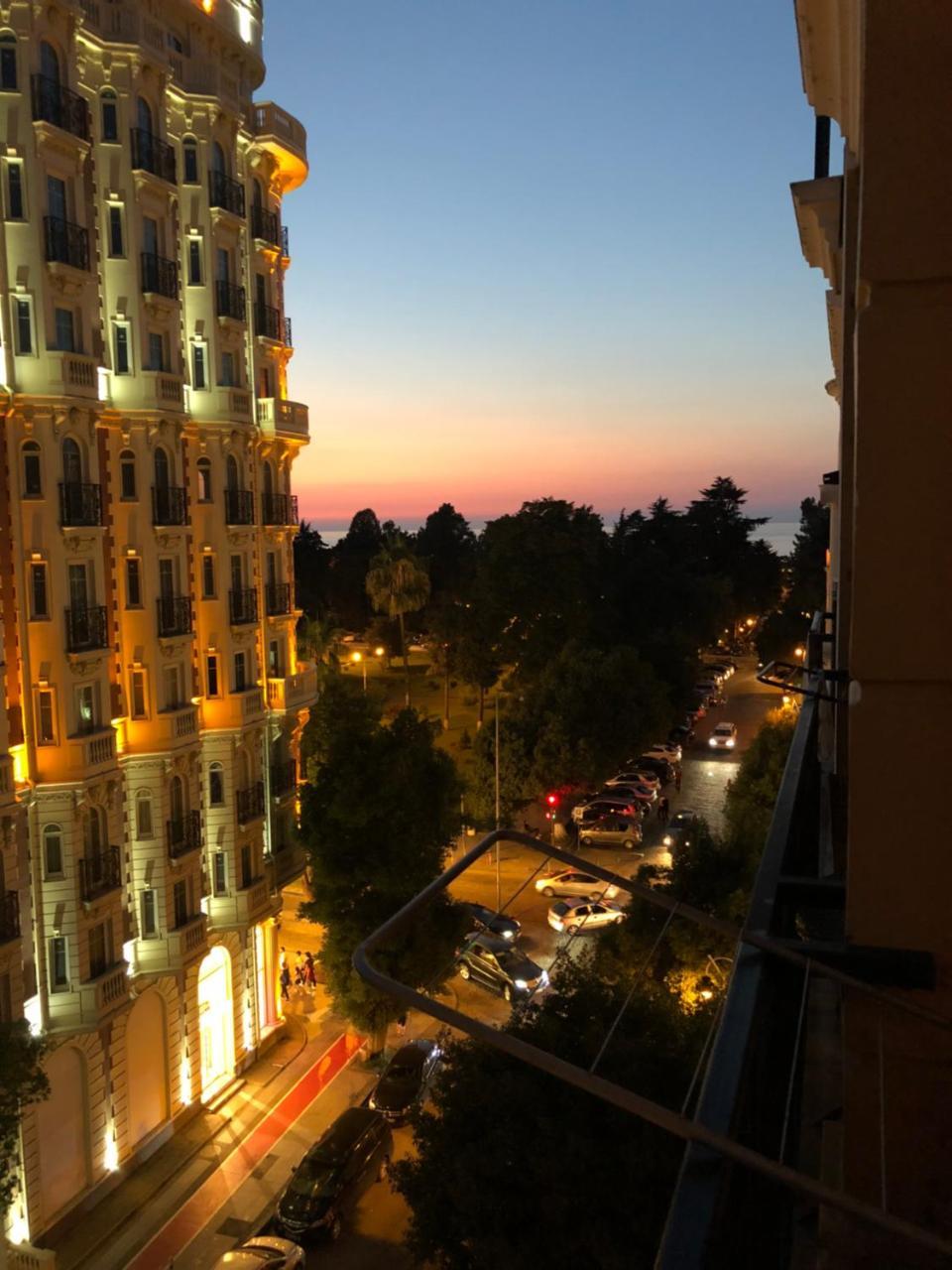 Apartment Gio Батуми Экстерьер фото