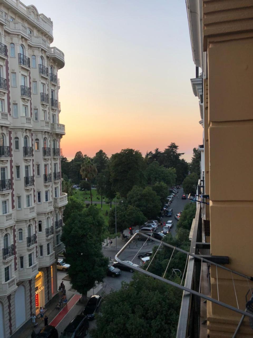 Apartment Gio Батуми Экстерьер фото