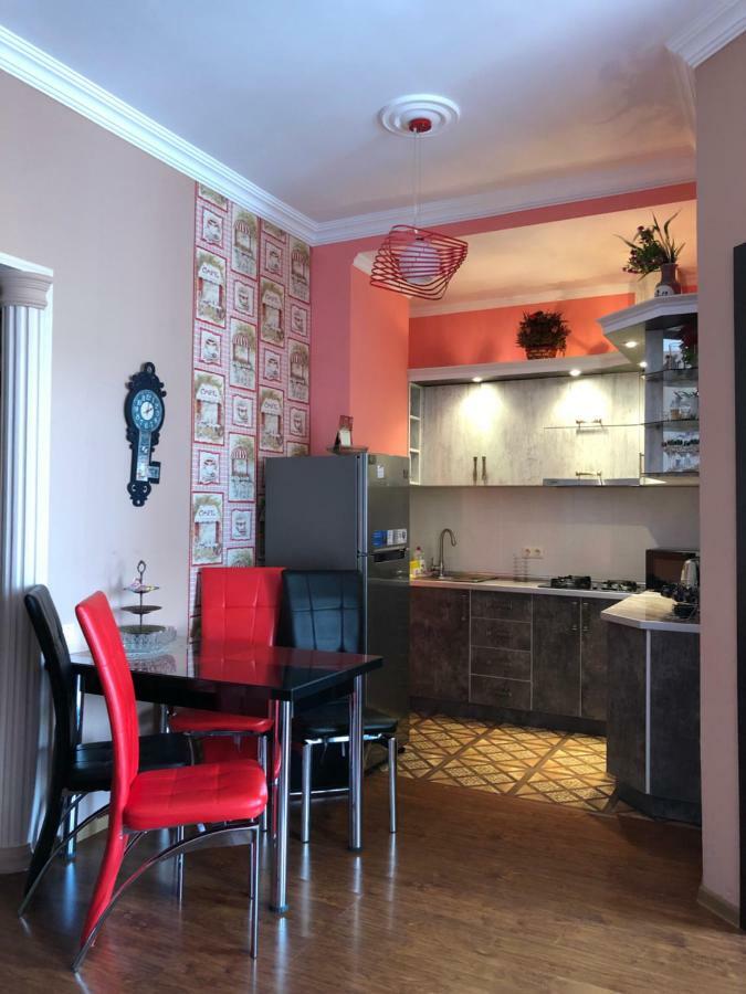 Apartment Gio Батуми Экстерьер фото